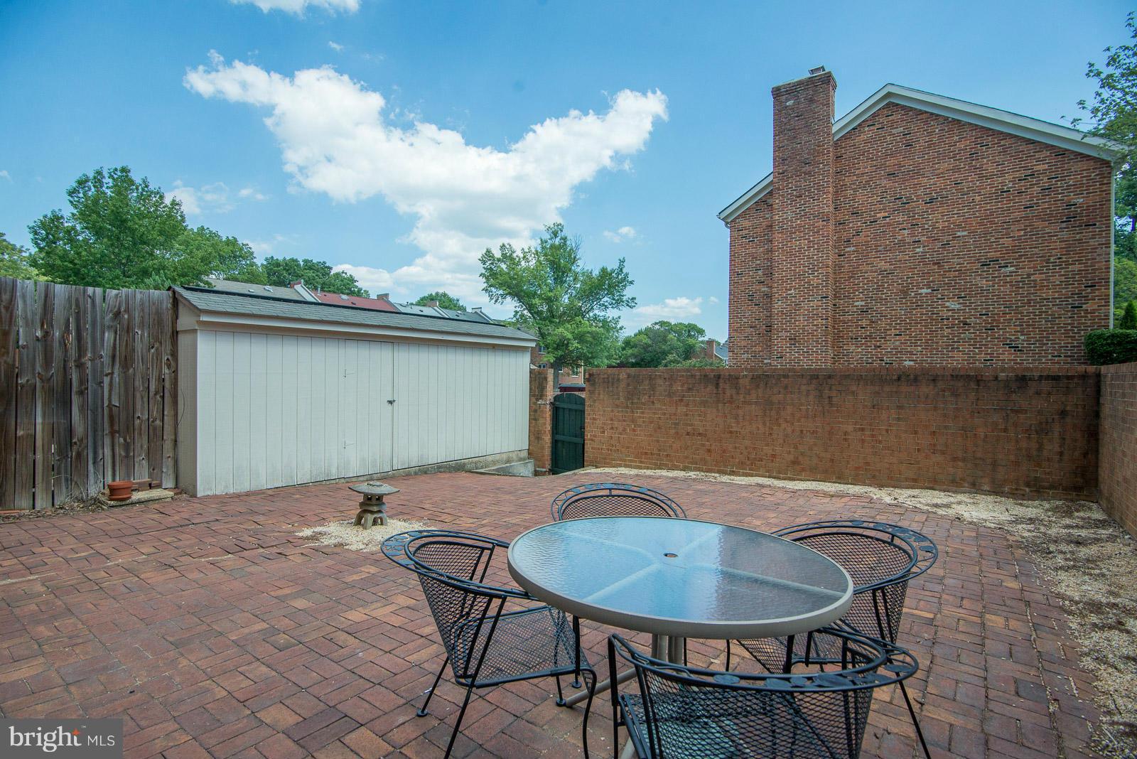 8451 Lakinhurst Lane Springfield, VA 22152 - Photo 23 of 27 Exterior (Rear)
