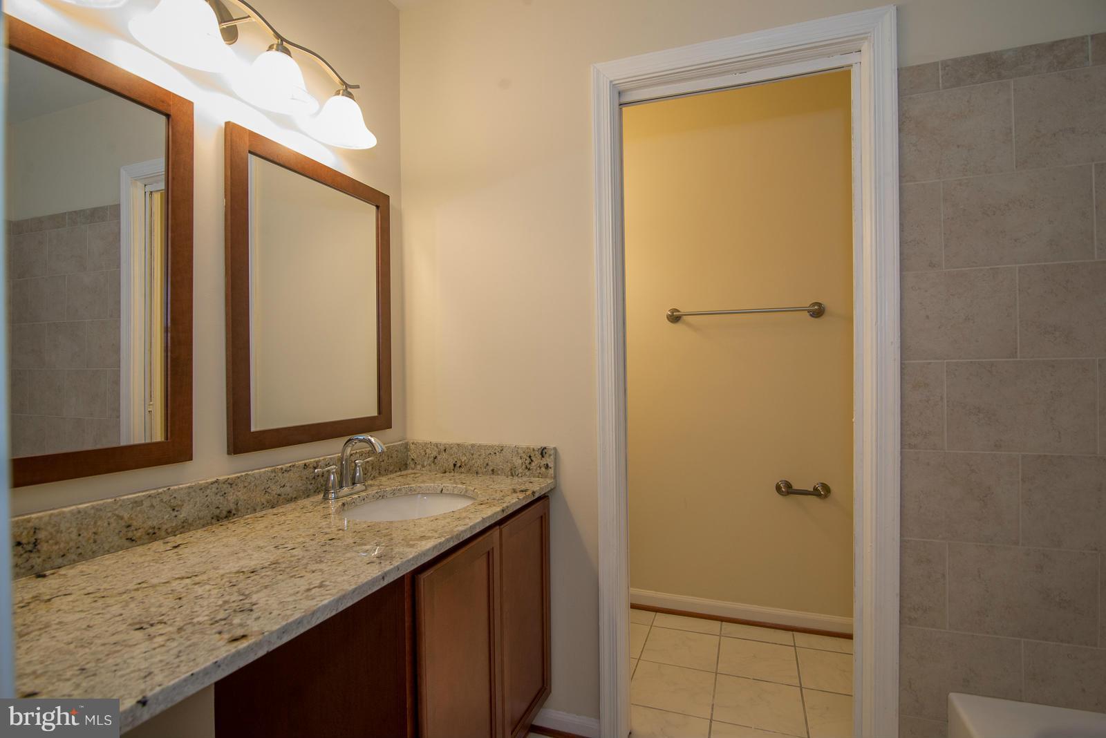 8451 Lakinhurst Lane Springfield, VA 22152 - Photo 10 of 27 Bath (Master)