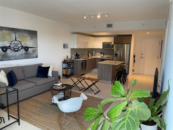 $2,700 | 5300 Paseo Boulevard, Unit 1007, Doral, FL 33166