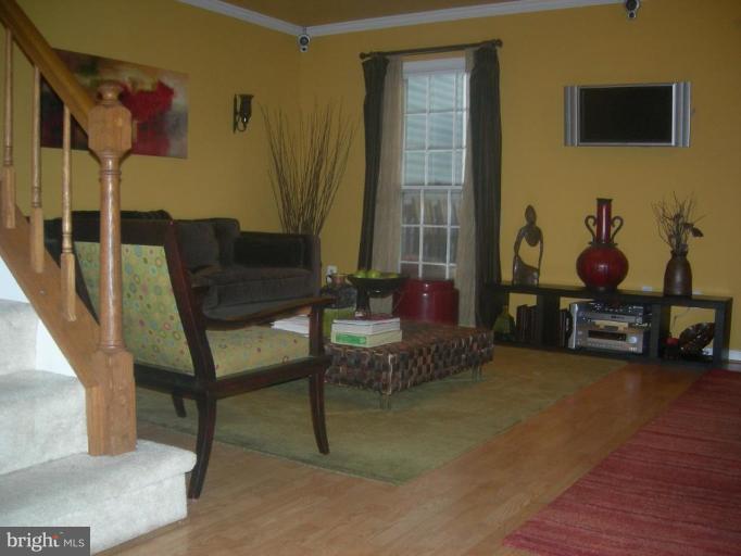 359 Crescendo Way Silver Spring, MD 20901 - Photo 3 of 6 Living Room #2