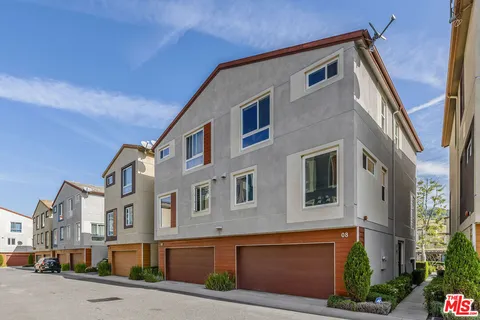 $5,000 | 2581 Arvia Street, Unit 8, Los Angeles, CA 90065