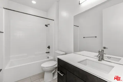 $5,000 | 2581 Arvia Street, Unit 8, Los Angeles, CA 90065