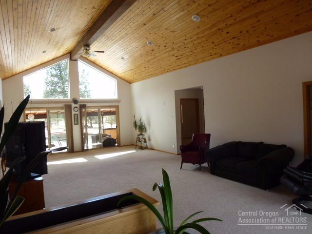 64825 McGrath Road Bend, OR 97701 - Photo 25 of 25 Great room view from front door
