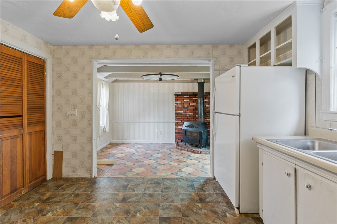 203 Sandy Lane Warwick, RI 02889 - Photo 17 of 35