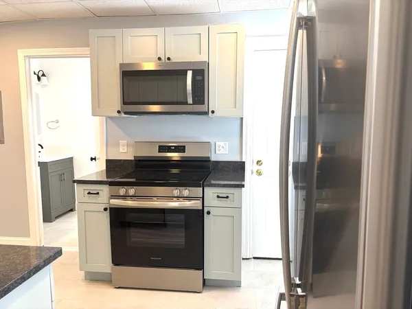 $2,650 | 130 Division Street, Unit 1, North Attleboro, MA 02760