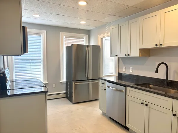 $2,650 | 130 Division Street, Unit 1, North Attleboro, MA 02760