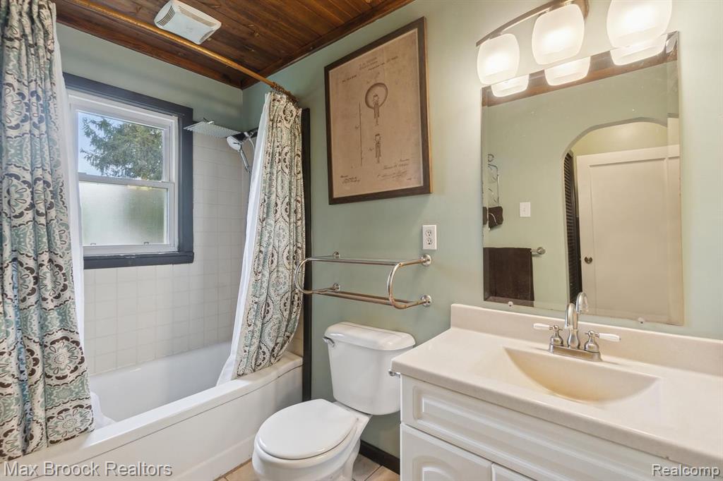 1298 Peppermill Road Lapeer, MI 48446 - Photo 13 of 40
