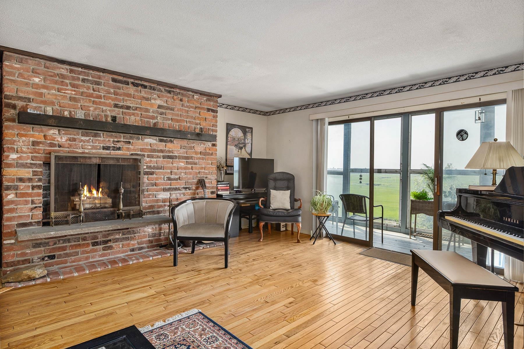 483 Winnacunnet Road, Unit 2 Hampton, NH 03842 - Photo 5 of 24