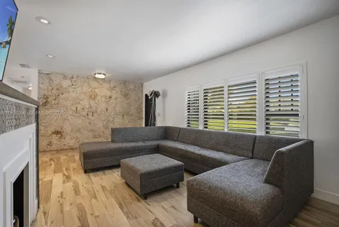 $1,250,000 | 8705 Southwest 176th Street, Palmetto Bay, FL 33157