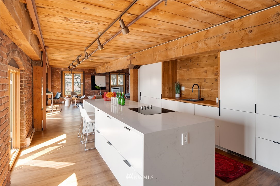 1507 Western Avenue, Unit 502 Seattle, WA 98101 - Photo 2 of 27