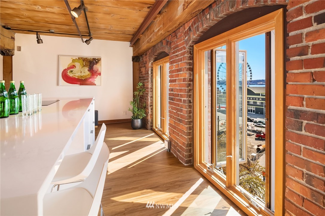 1507 Western Avenue, Unit 502 Seattle, WA 98101 - Photo 4 of 27