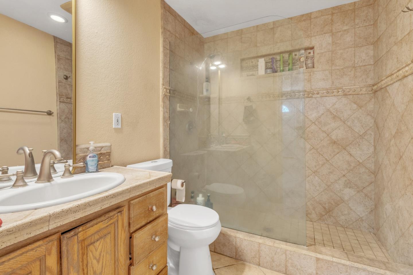 622 Rochex Avenue Salinas, CA 93906 - Photo 19 of 52 Gallery Image 19