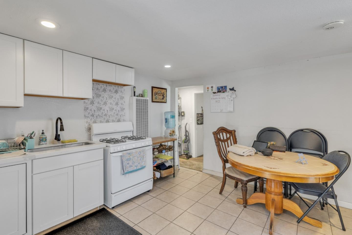 622 Rochex Avenue Salinas, CA 93906 - Photo 33 of 52 Gallery Image 33