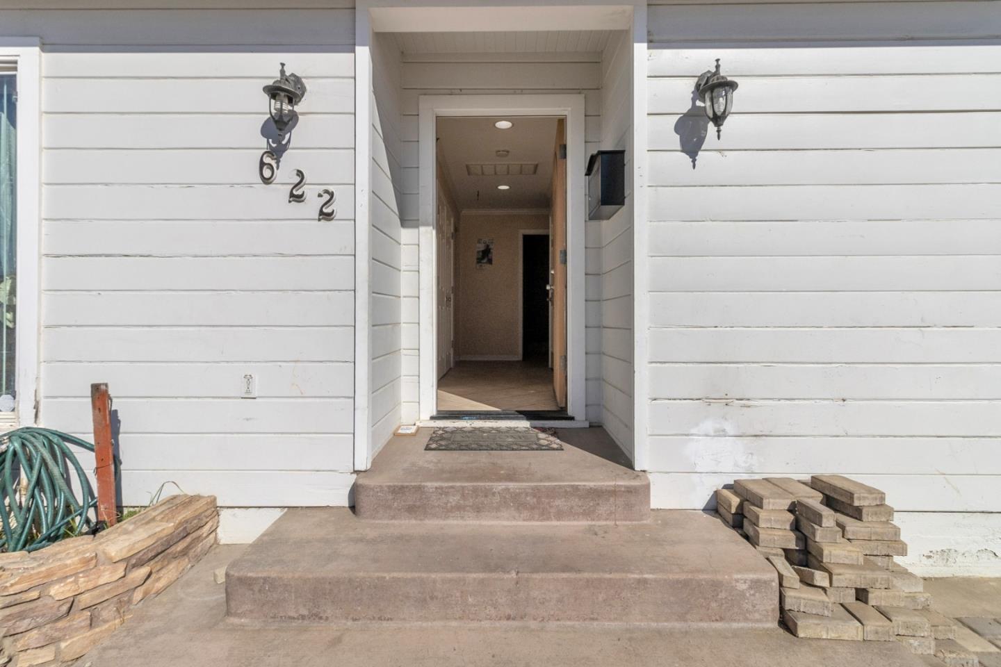 622 Rochex Avenue Salinas, CA 93906 - Photo 7 of 52 Gallery Image 7