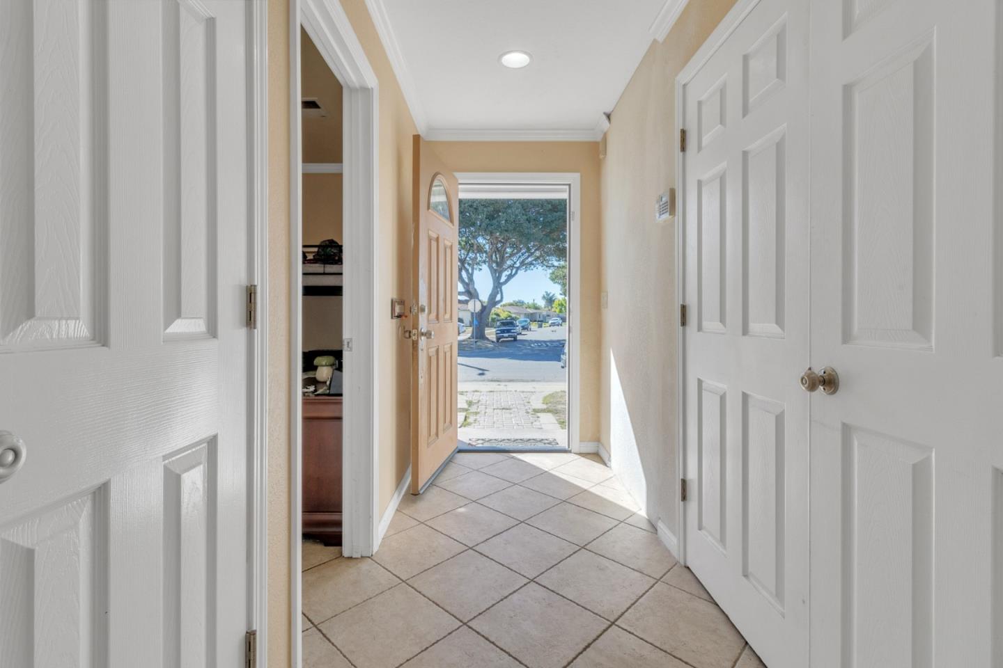 622 Rochex Avenue Salinas, CA 93906 - Photo 8 of 52 Gallery Image 8