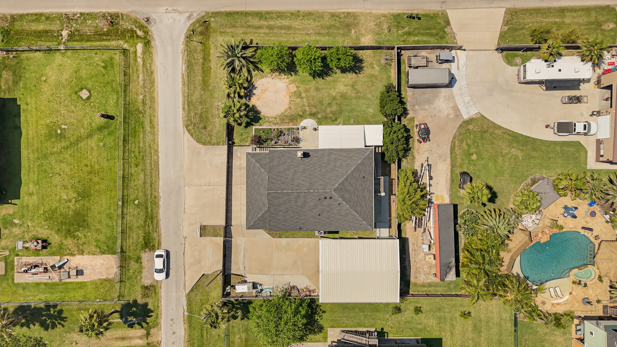 939 8th Street Dickinson, TX 77539 - Photo 2 of 31 Aerial view of the home, notice it is fully fenced
