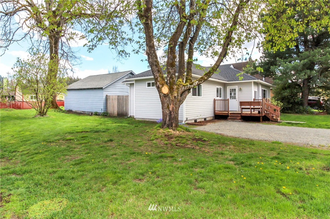 404 Nixon Street Roy, WA 98580 - Photo 2 of 27