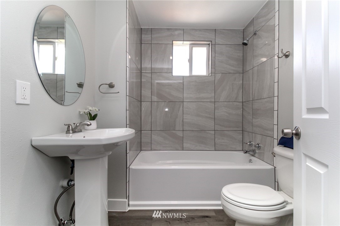 404 Nixon Street Roy, WA 98580 - Photo 13 of 27