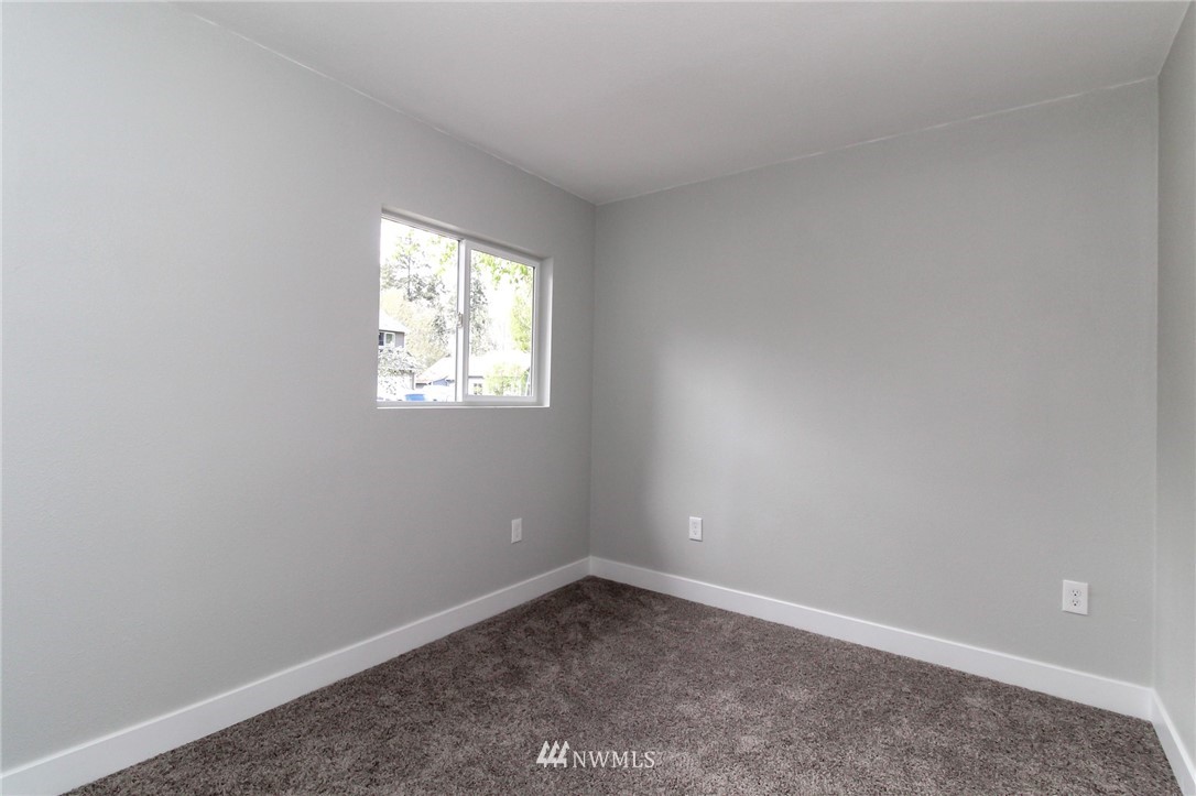 404 Nixon Street Roy, WA 98580 - Photo 17 of 27