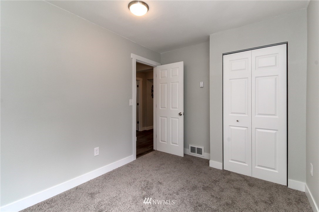 404 Nixon Street Roy, WA 98580 - Photo 18 of 27