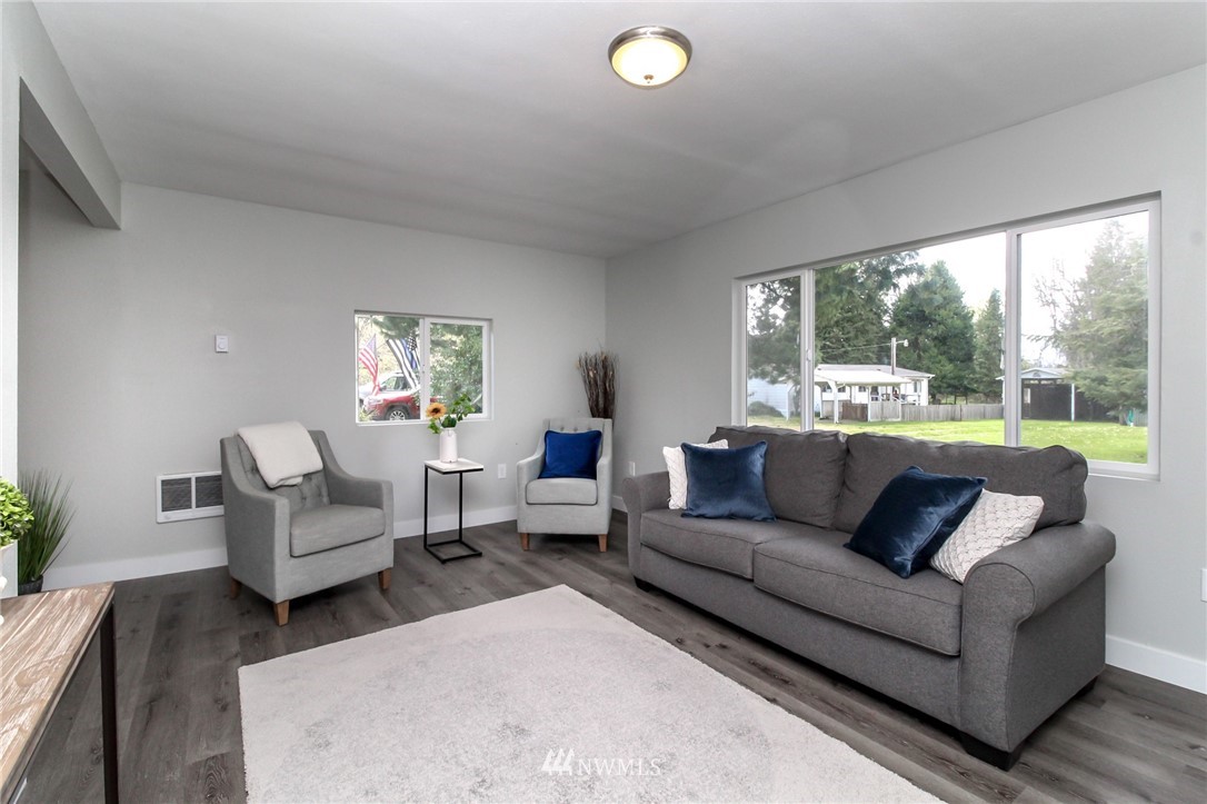 404 Nixon Street Roy, WA 98580 - Photo 6 of 27