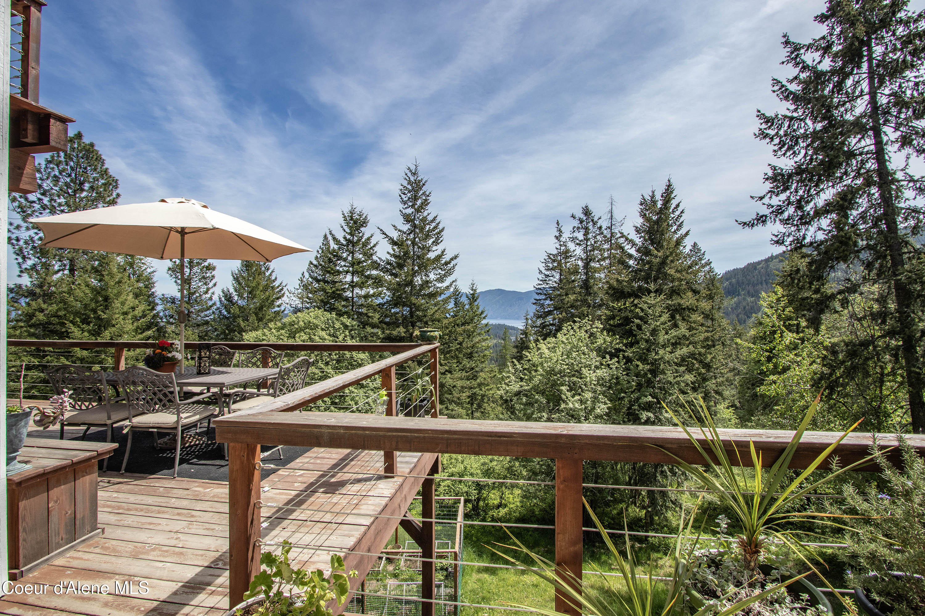 181 Spring View Lane Sagle, ID 83860 - Photo 4 of 62 .