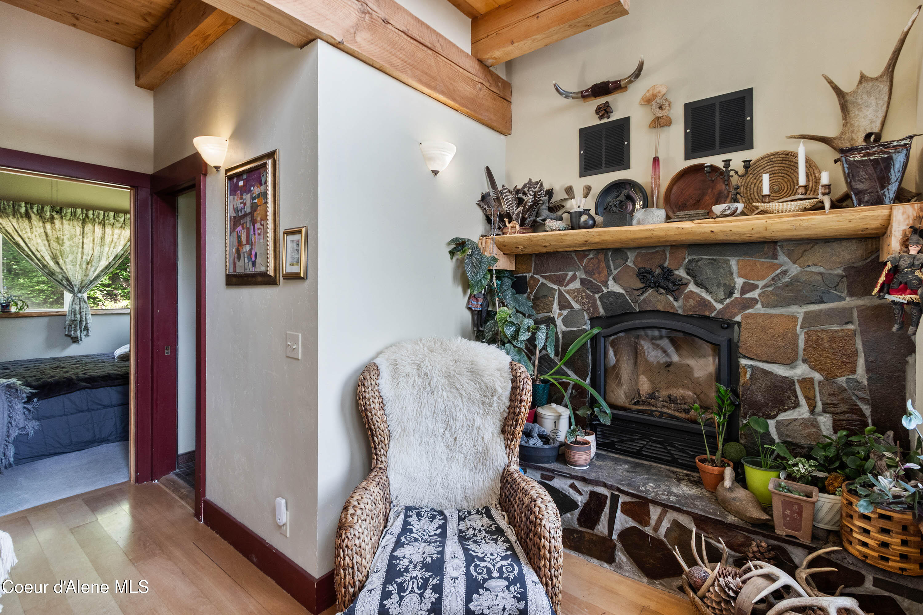 181 Spring View Lane Sagle, ID 83860 - Photo 6 of 62 IMG_4455
