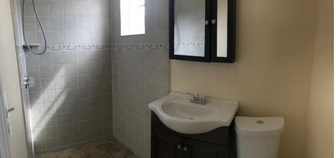 562 Cherry Road West Palm Beach, FL 33409 - Photo 7 of 19 IMG_1675