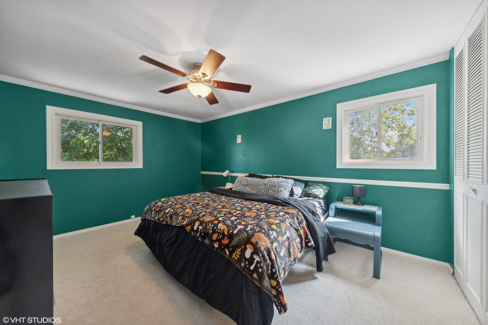 521 North Rohlwing Road Palatine, IL 60074 - Photo 10 of 19 a bedroom with a bed and a window
