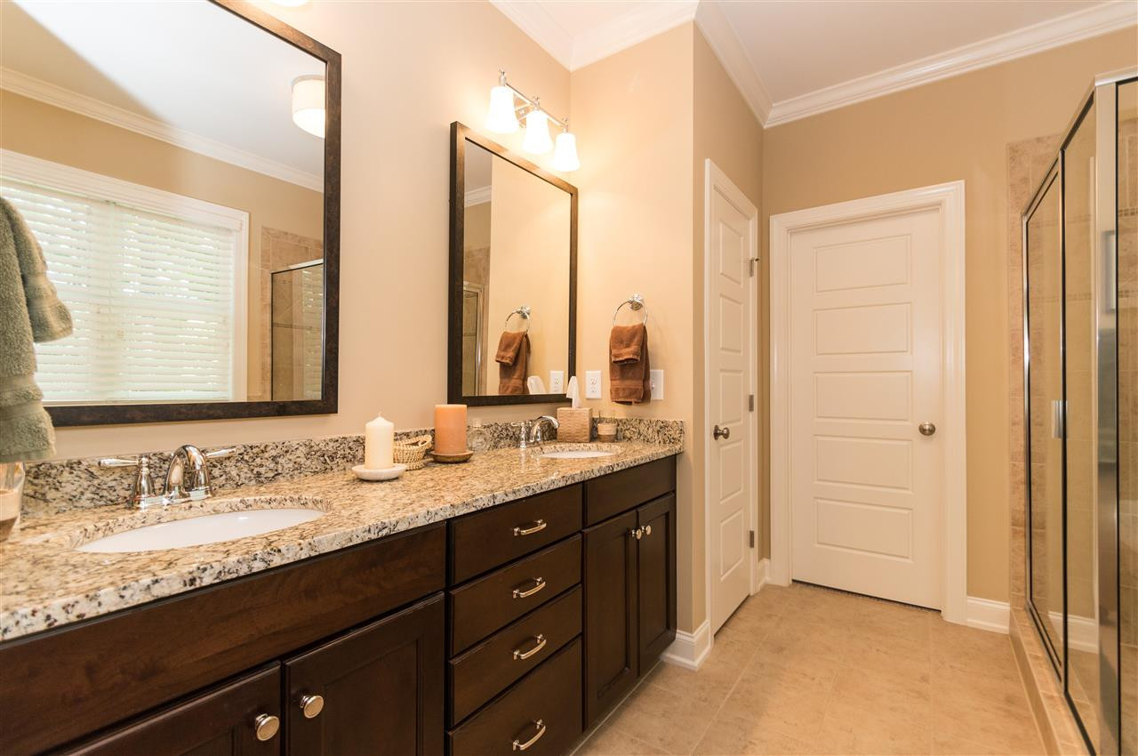 2711 Bembridge Drive Raleigh, NC 27613 - Photo 15 of 25 Master Bath/Spa