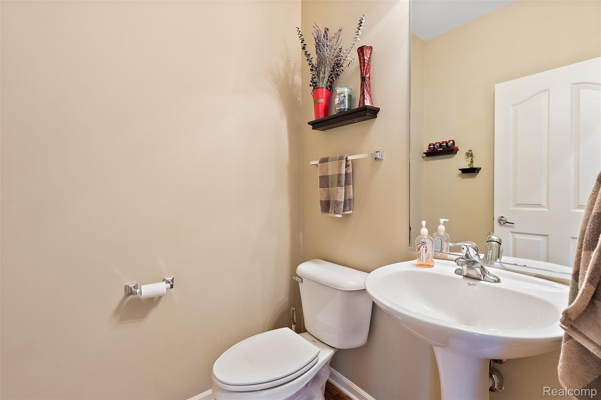 1600 Blushing Drive Rochester, MI 48307 - Photo 25 of 59 1600 Blushing Dr-35.jpg