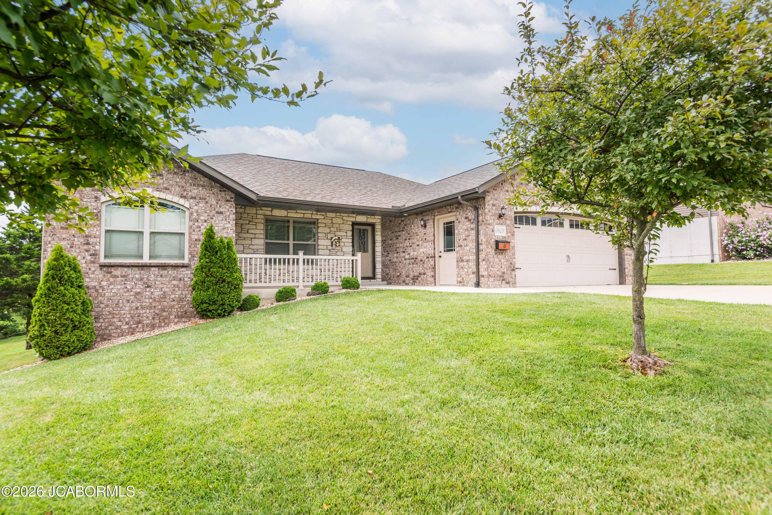 3819 Riley Court Jefferson City, MO 65109 - Photo 2 of 3