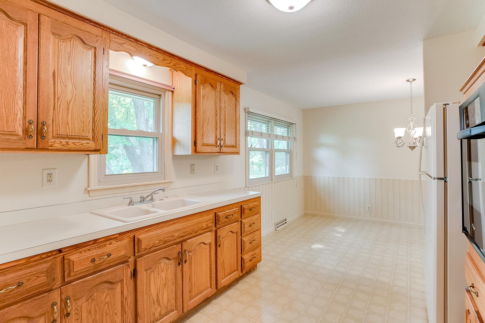 4109 Poplar Bridge Road Bloomington, MN 55437 - Photo 12 of 44 Gallery Image 12