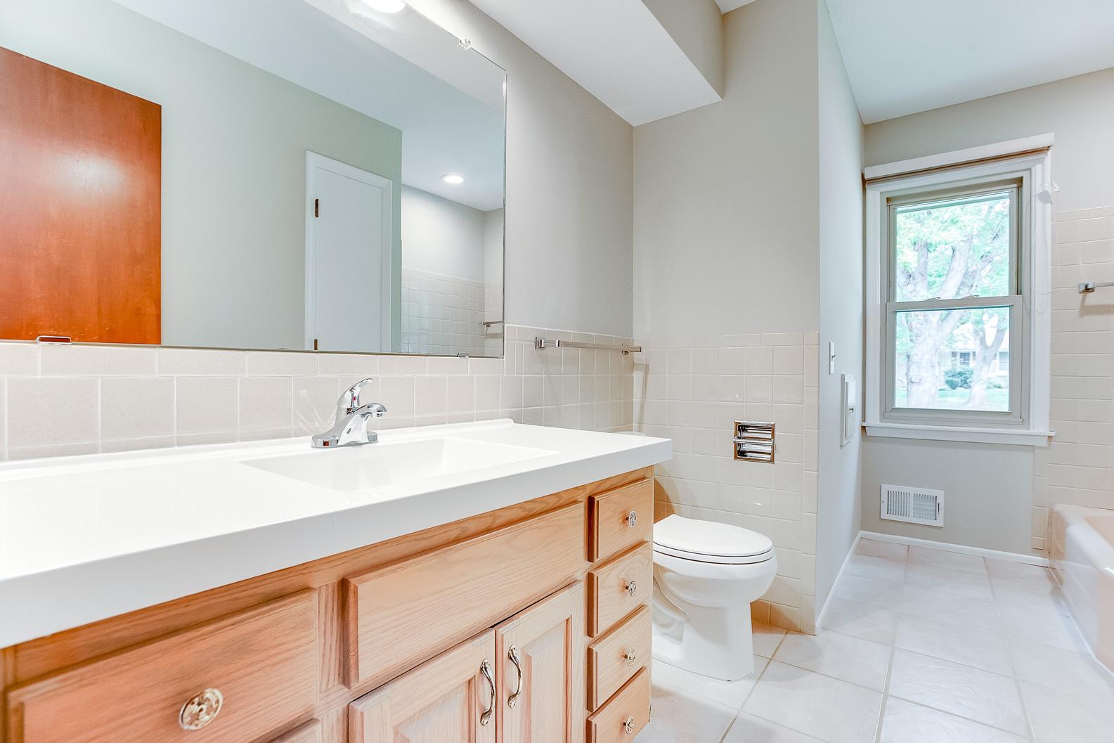 4109 Poplar Bridge Road Bloomington, MN 55437 - Photo 16 of 44 Gallery Image 16
