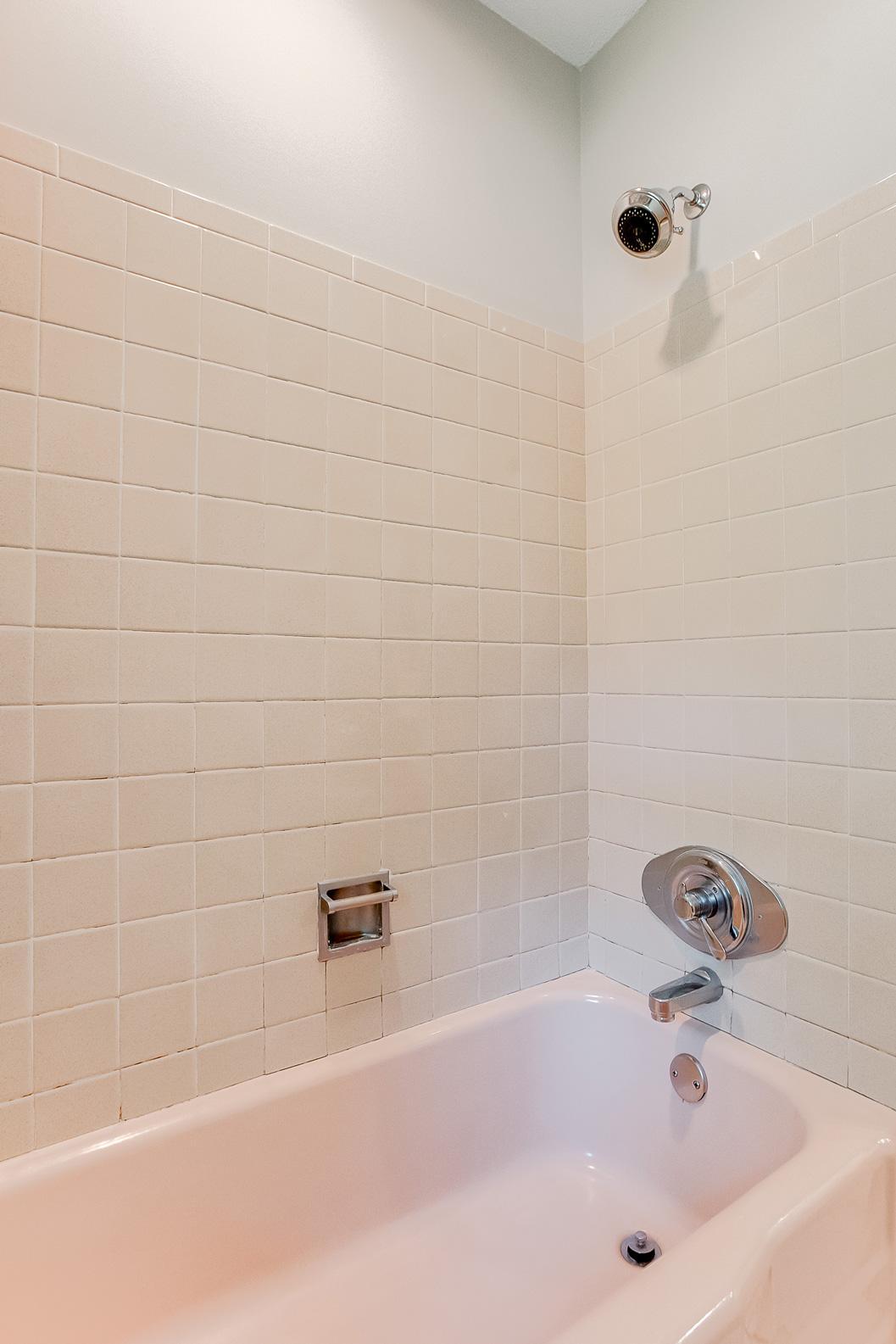 4109 Poplar Bridge Road Bloomington, MN 55437 - Photo 17 of 44 Gallery Image 17