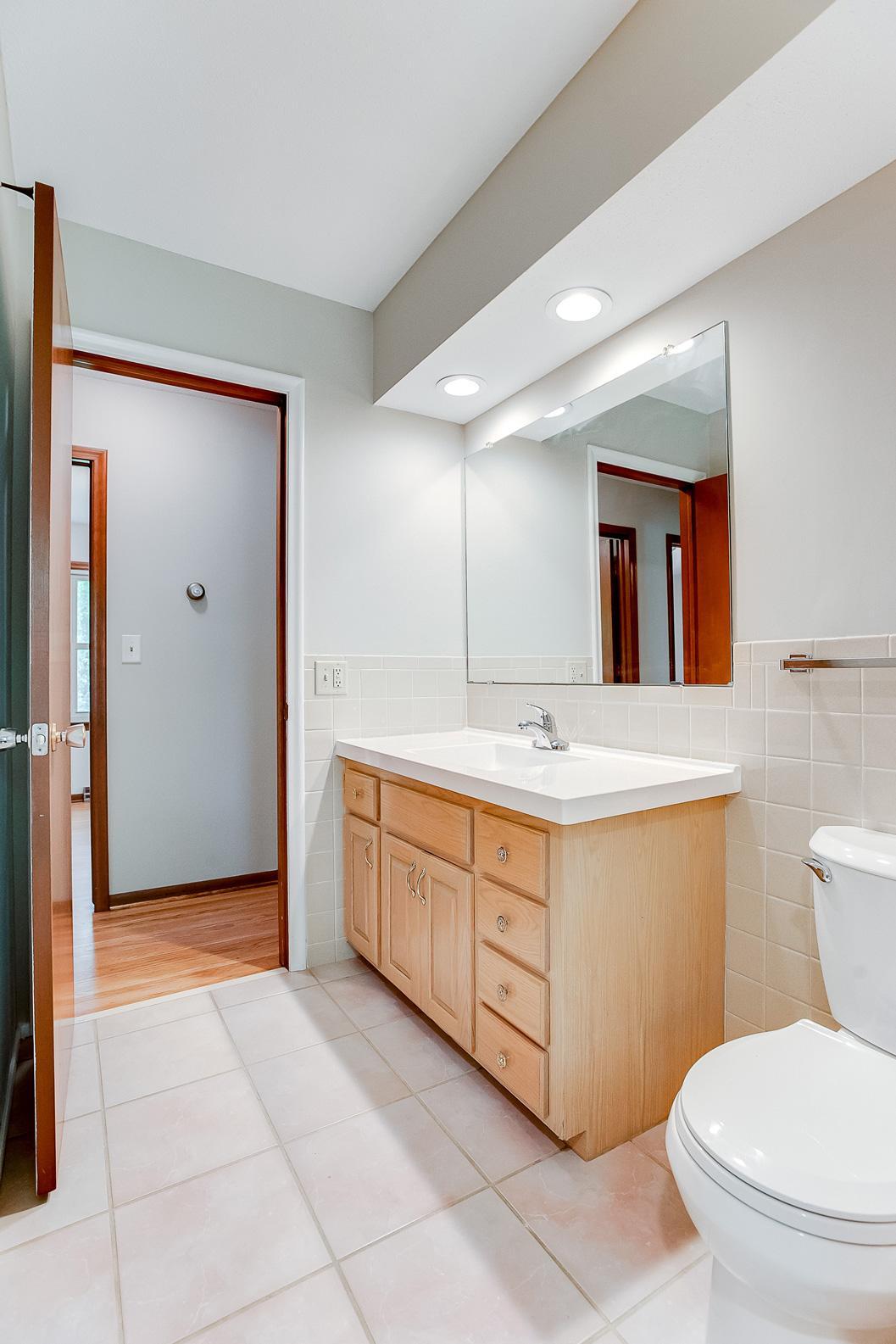 4109 Poplar Bridge Road Bloomington, MN 55437 - Photo 18 of 44 Gallery Image 18