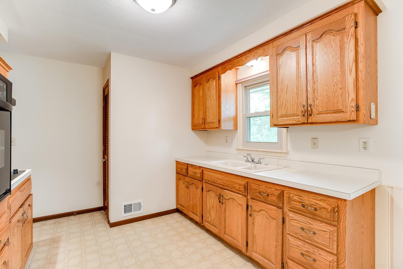 4109 Poplar Bridge Road Bloomington, MN 55437 - Photo 43 of 44 Gallery Image 43