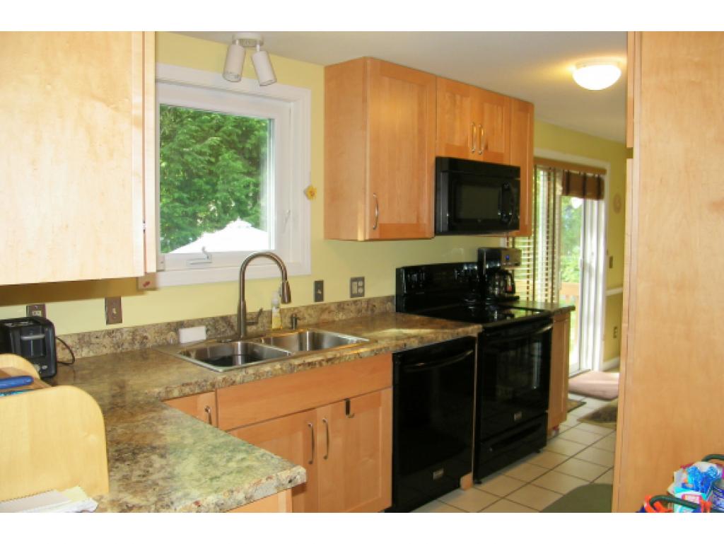 13 Hampton Street Concord, NH 03301 - Photo 2 of 32 Gallery Image 2