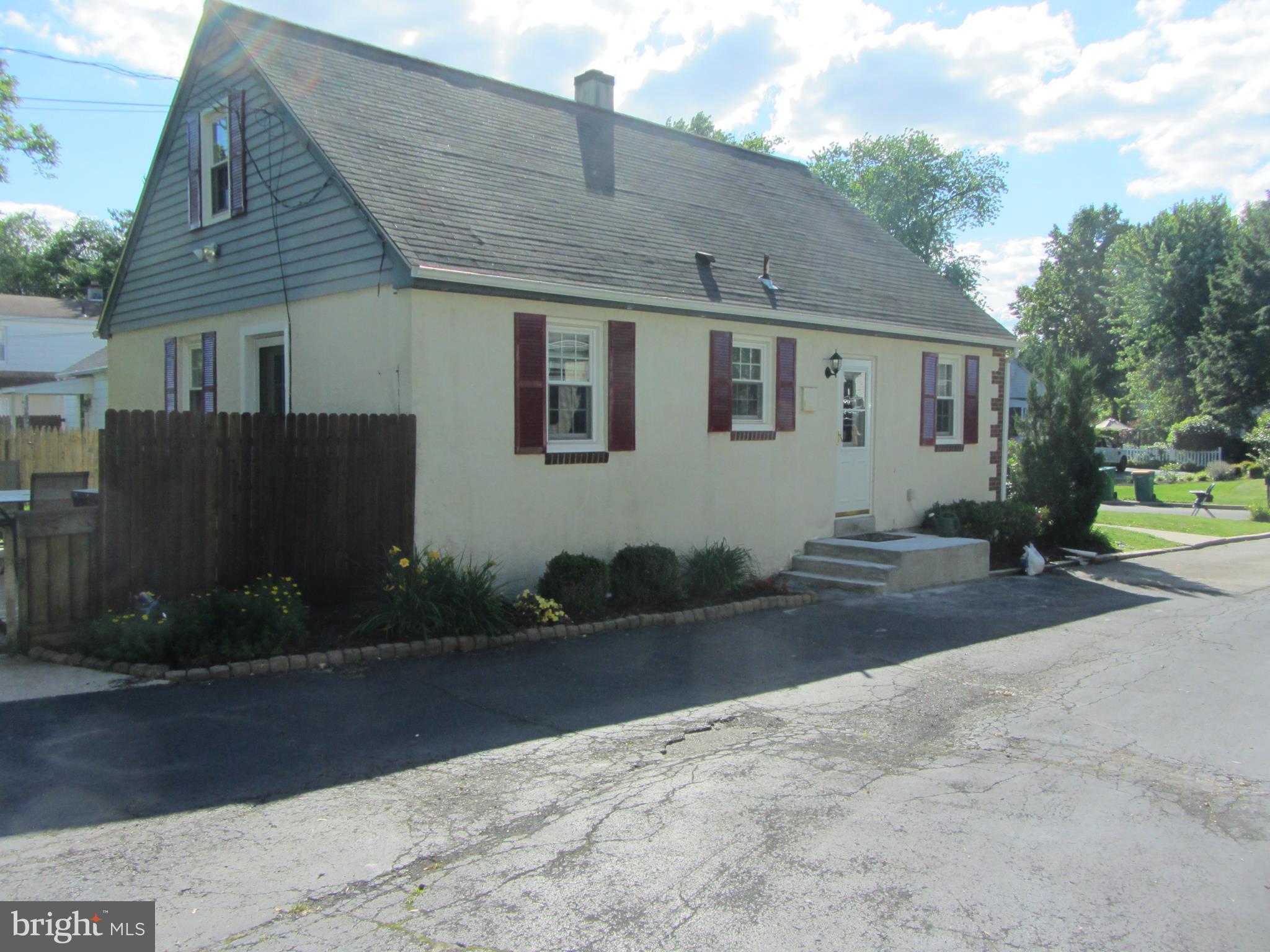 418 Hoover Road Ambler, PA 19002 - Photo 25 of 30 Side View