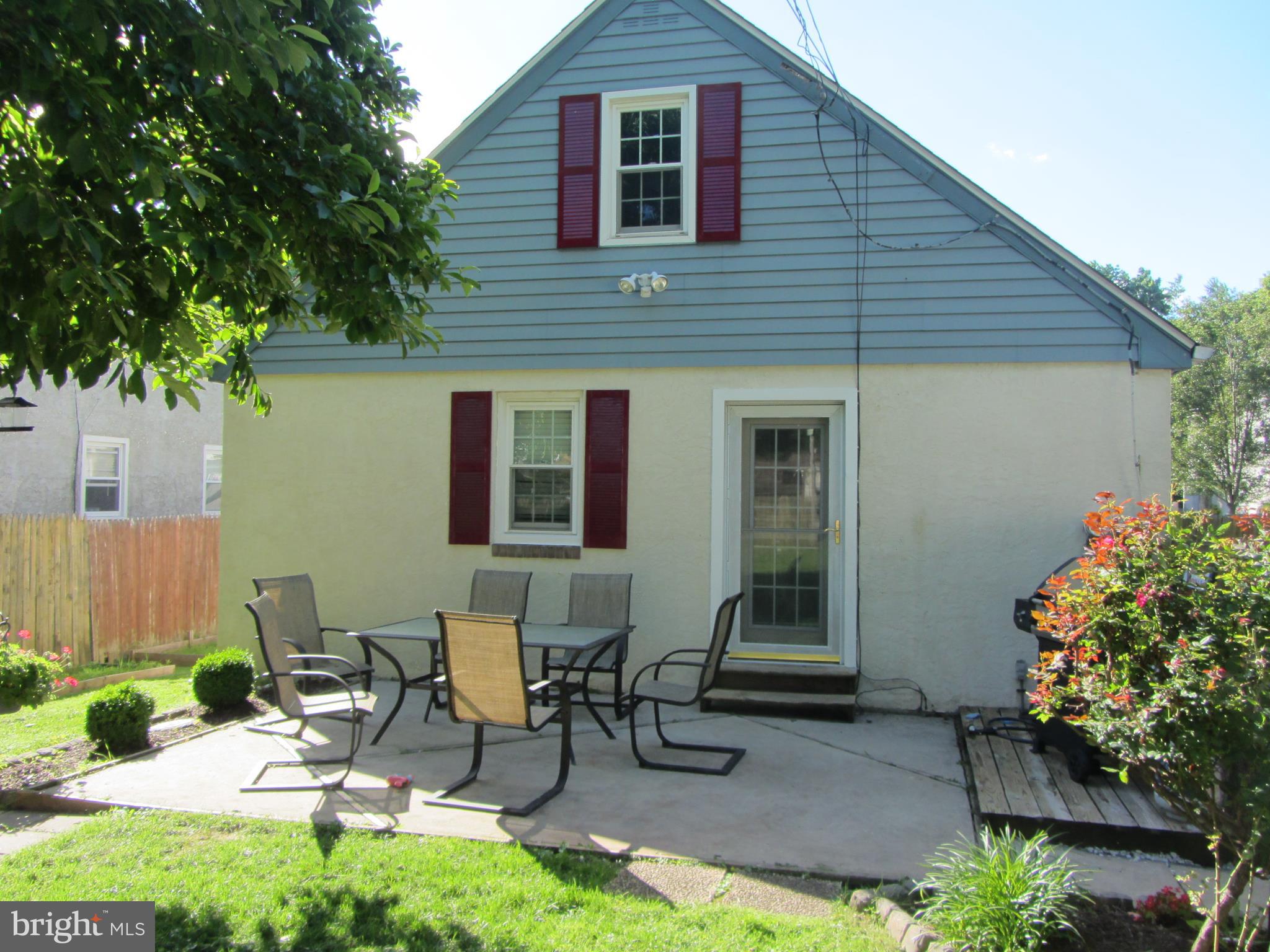 418 Hoover Road Ambler, PA 19002 - Photo 27 of 30 Back View