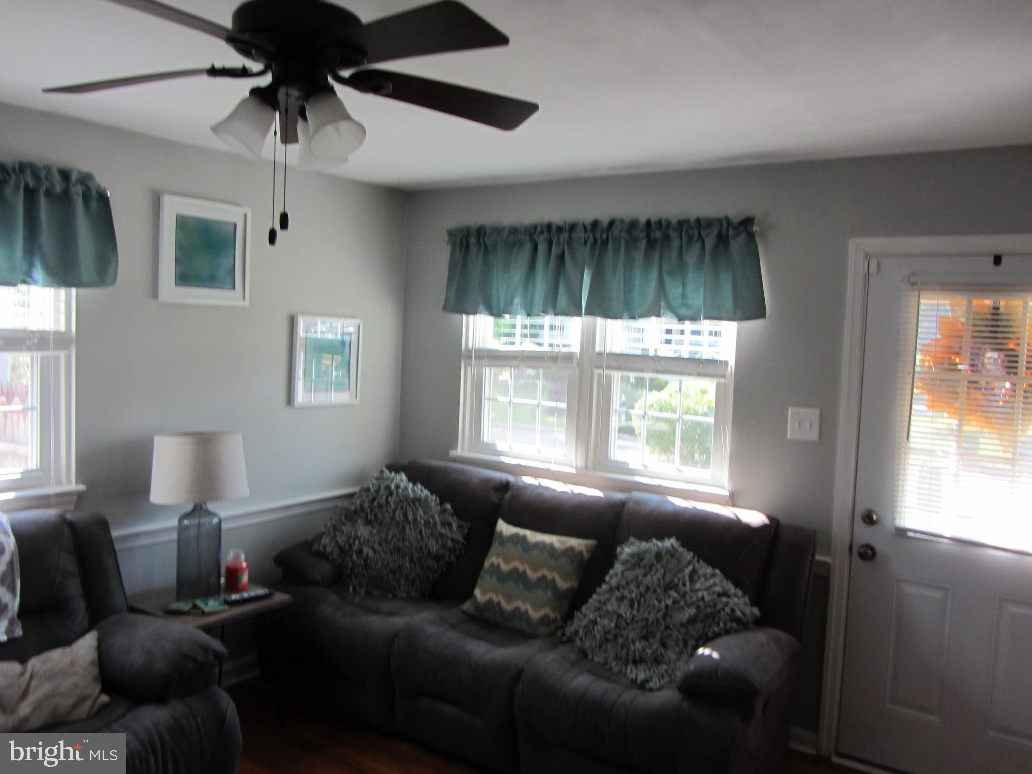 418 Hoover Road Ambler, PA 19002 - Photo 6 of 30 Living Room