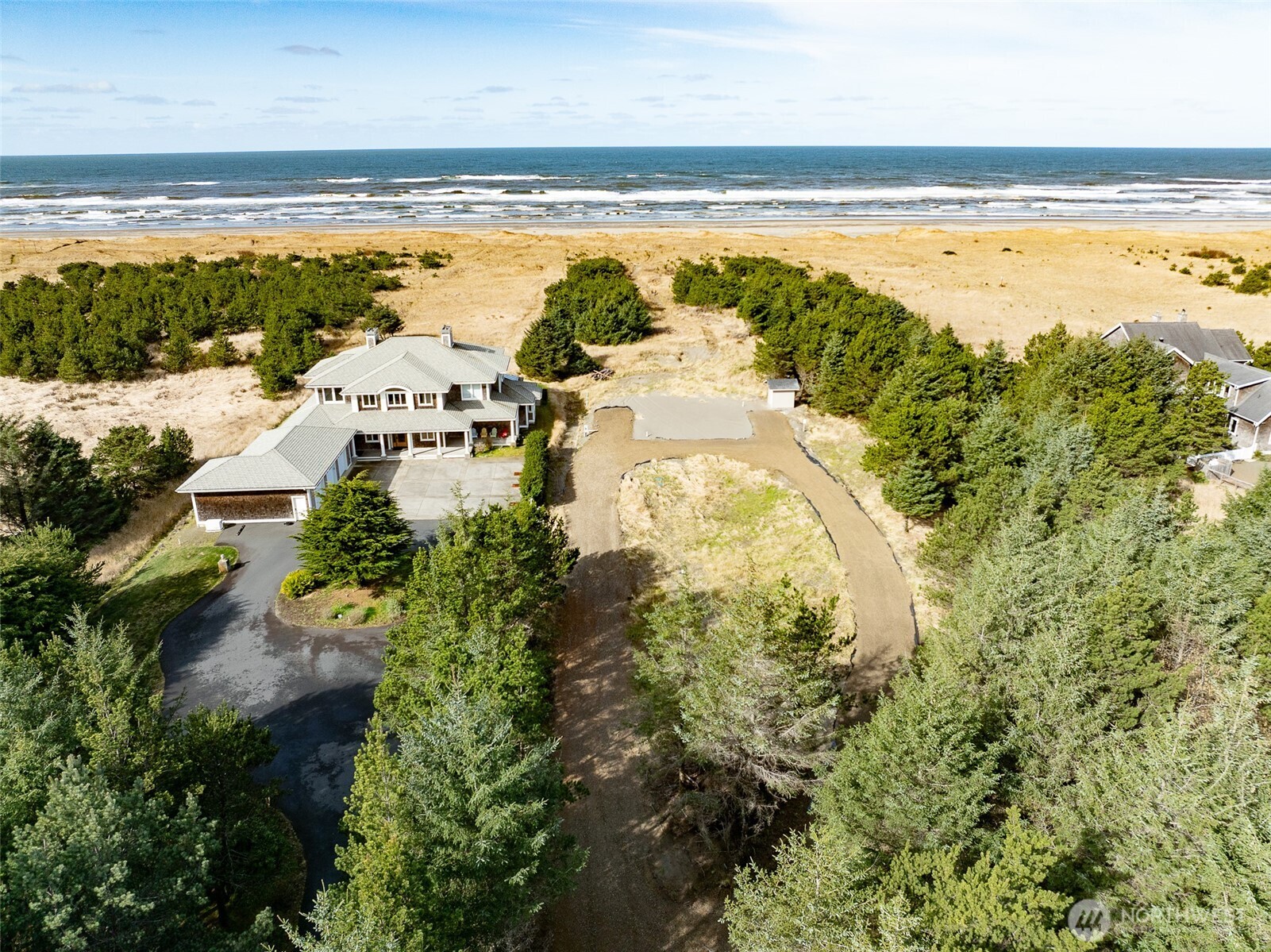 16151 Pacific Way Long Beach, WA 98631 - Photo 3 of 23 a view of an ocean and beach
