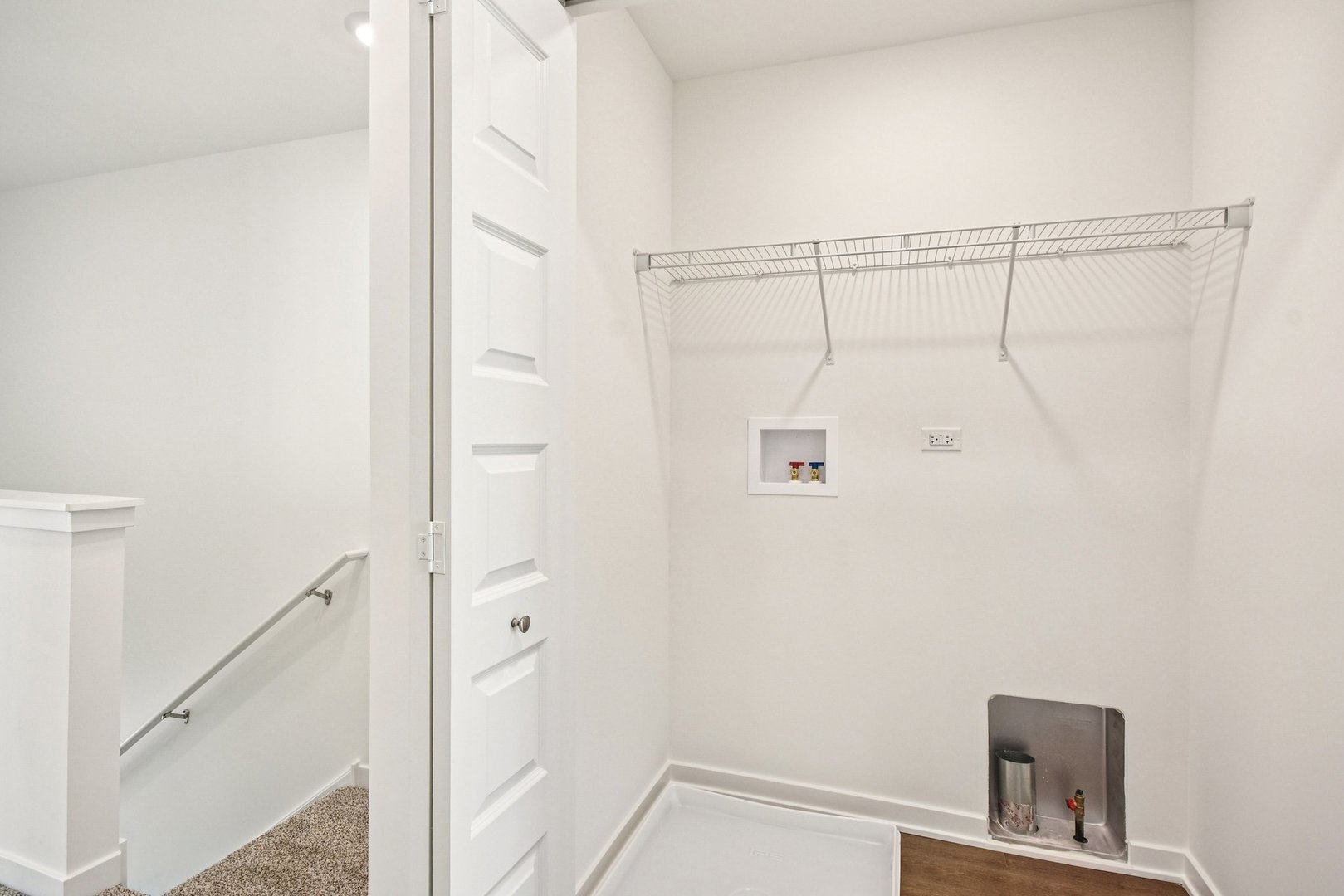 373 Summit Circle Lombard, IL 60148 - Photo 15 of 45 a bathroom with a shower