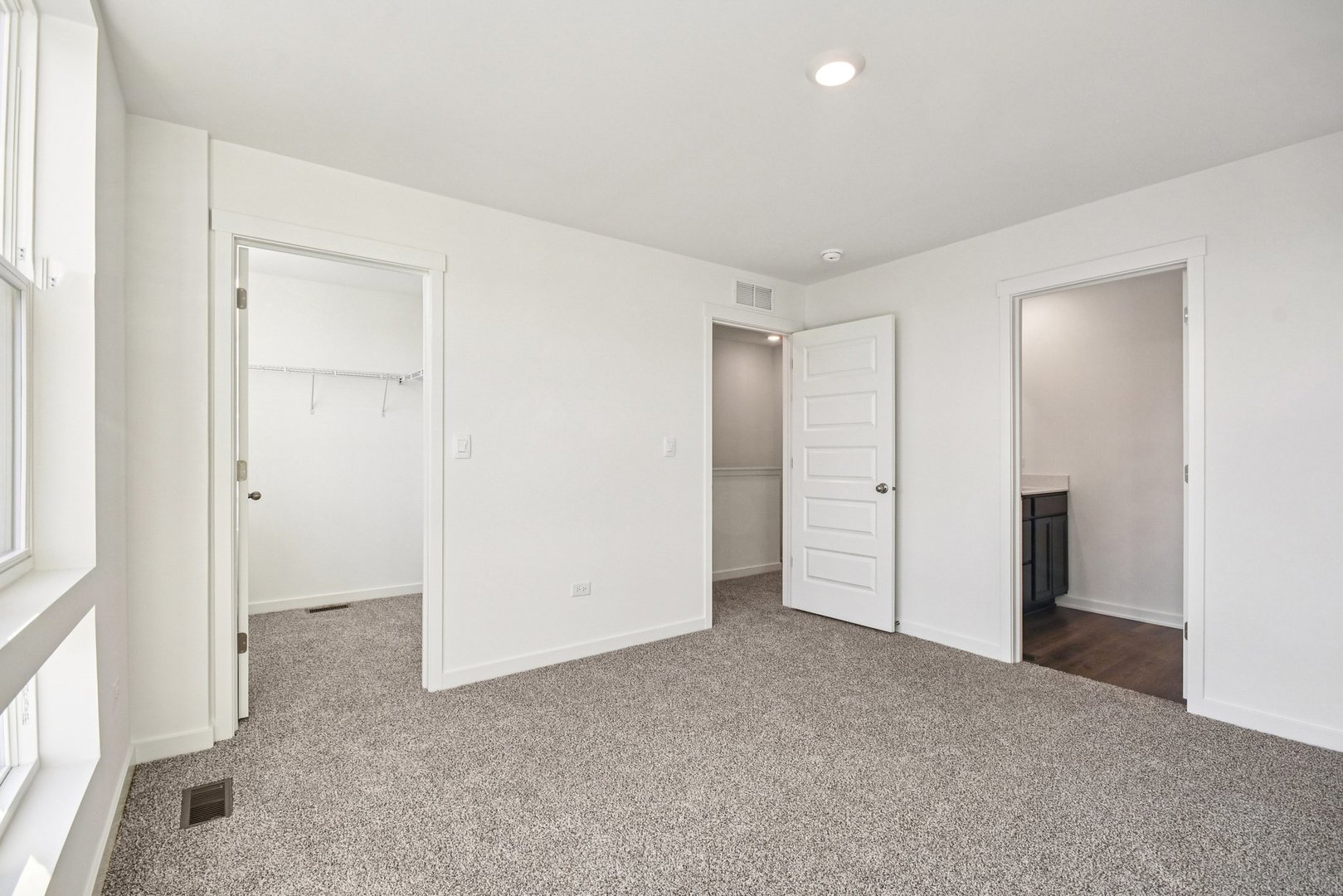 373 Summit Circle Lombard, IL 60148 - Photo 17 of 45 a view of an empty room