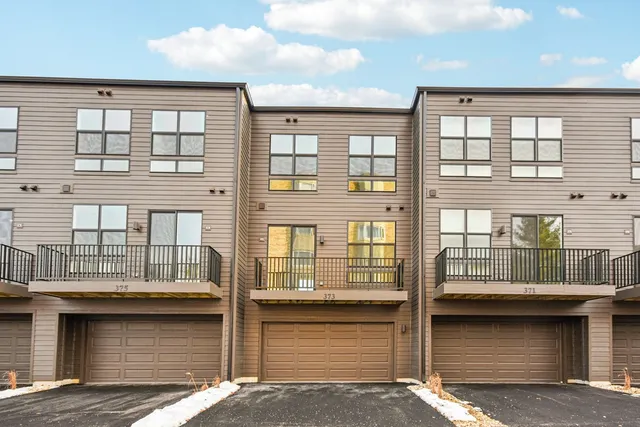 $489,990 | 373 Summit Circle, Lombard, IL 60148