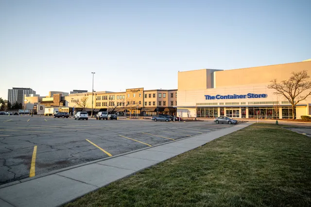 $489,990 | 373 Summit Circle, Lombard, IL 60148