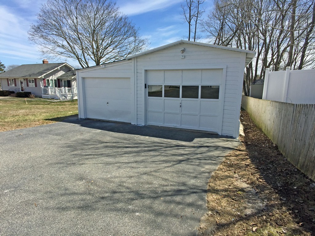 1606 Rodman Street Fall River, MA 02721 - Photo 27 of 29