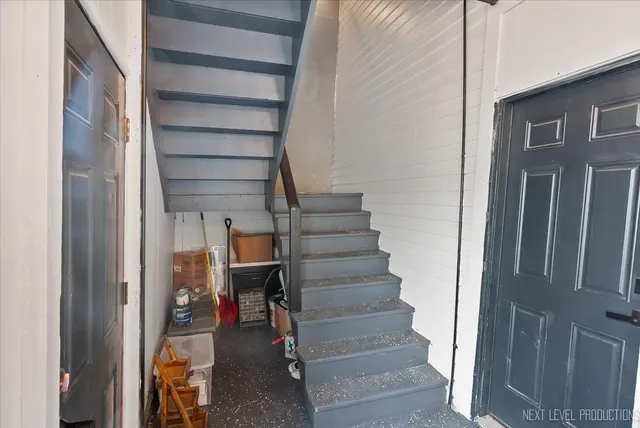 $700,000 | 3826 North Whipple Street, Chicago, IL 60618