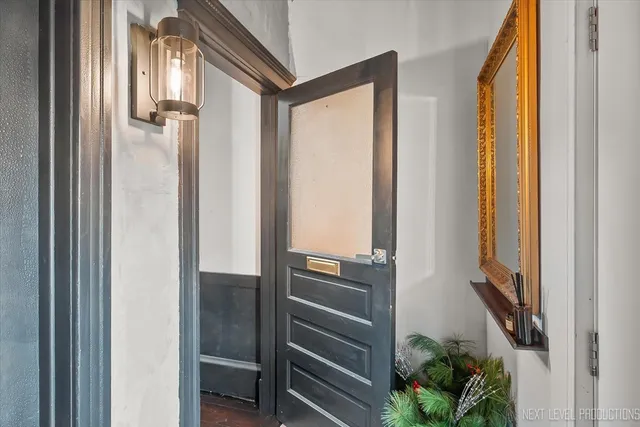 $700,000 | 3826 North Whipple Street, Chicago, IL 60618