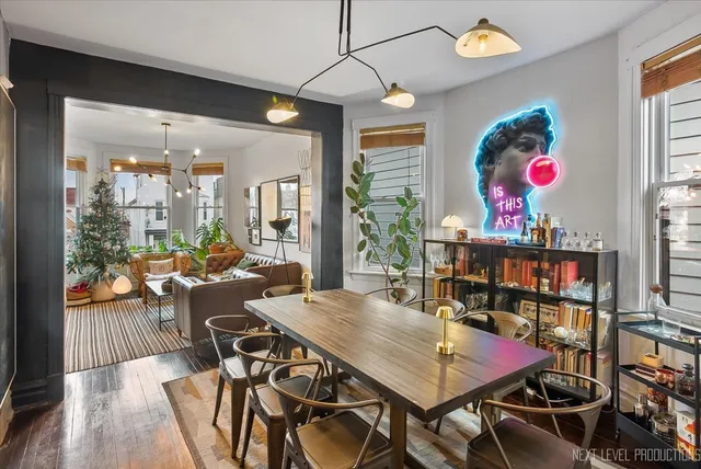 $700,000 | 3826 North Whipple Street, Chicago, IL 60618